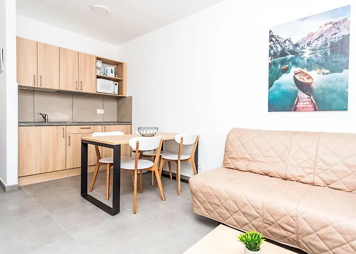 Medena-5 By Interhome טרוגיר